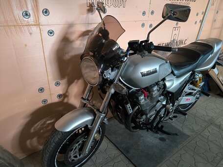 1998 Yamaha XJR1300, серебристый, 395000 рублей, вид 2