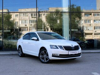 2017 Skoda Octavia III (A7) Рестайлинг, белый, 1550000 рублей, вид 3