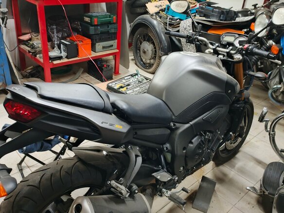 2012 Yamaha FZ8, серый, 750000 рублей - вид 3