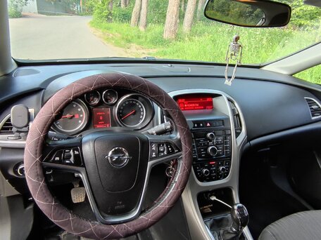 2011 Opel Astra J, белый, 500000 рублей, вид 5