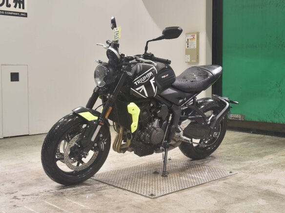 2024 Triumph Trident 660, чёрный, 1100000 рублей - вид 3