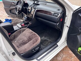 2016 Toyota Camry VII (XV50) Рестайлинг, белый, 1900000 рублей, вид 4