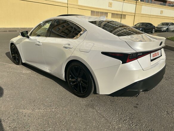 2021 Lexus IS 300 III Рестайлинг 2, белый, 5100000 рублей - вид 5