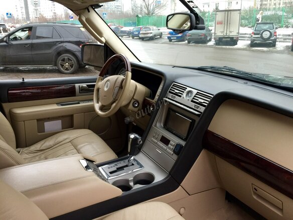 2004 Lincoln Navigator 6-speed II, чёрный - вид 6