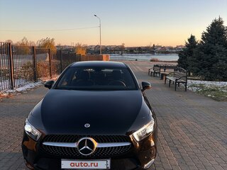 2021 Mercedes-Benz A-Класс 200 IV (W177), чёрный, 6000000 рублей, вид 2
