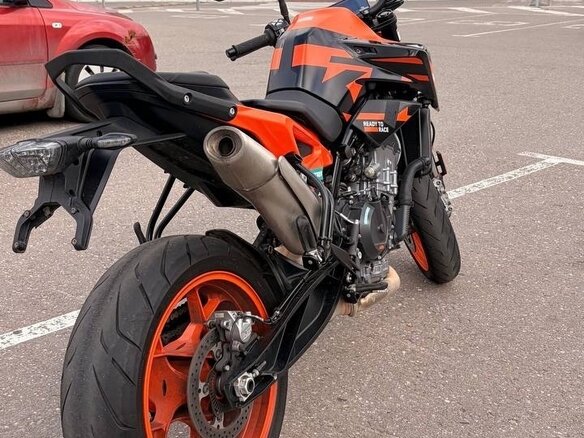 2022 KTM 890 Duke GP, оранжевый, 760000 рублей - вид 6