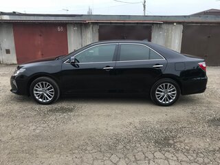 2017 Toyota Camry VII (XV50) Рестайлинг 2, чёрный, 2500000 рублей, вид 4