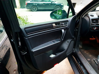 2013 Volkswagen Touareg II, чёрный, 2050000 рублей, вид 2
