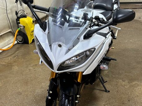 2011 Yamaha FZ8, белый, 620000 рублей, вид 1