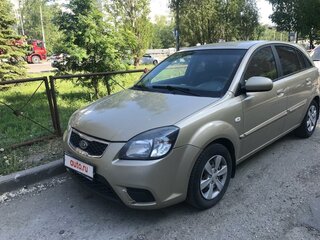 2010 Kia Rio II Рестайлинг, золотистый, 750000 рублей, вид 2