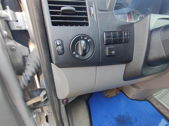 2011 Volkswagen Crafter, серебристый, 2900000 рублей - вид 10