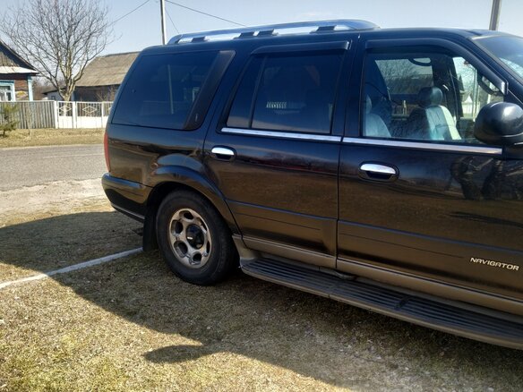 2001 Lincoln Navigator I, чёрный, 573818 рублей - вид 2