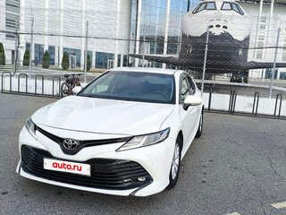 2018 Toyota Camry VIII (XV70), белый, 1800000 рублей, вид 4