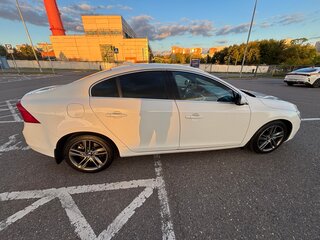 2013 Volvo S60 II Рестайлинг, белый, 1420000 рублей, вид 4