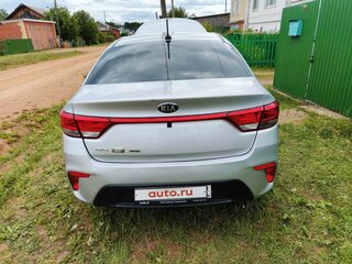 2018 Kia Rio IV, серебристый, 1390000 рублей, вид 3