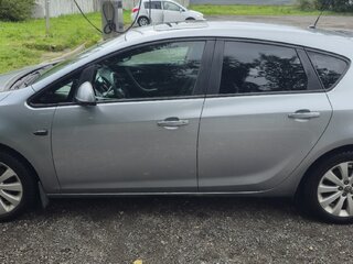2011 Opel Astra J, серебристый, 550000 рублей, вид 3
