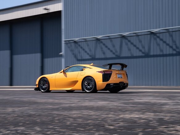 2012 Lexus LFA, золотистый - вид 2