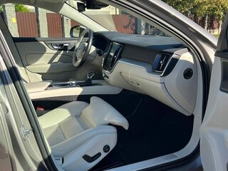 2020 Volvo V60 II, бежевый, 2500000 рублей, вид 4
