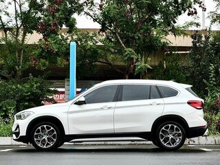 2022 BMW X1 Long 20Li sDrive II (F48) Рестайлинг, белый, 2280000 рублей, вид 3