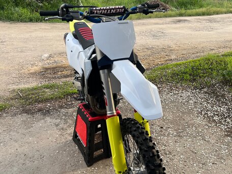 2024 Husqvarna FC 450, белый, 750000 рублей, вид 2