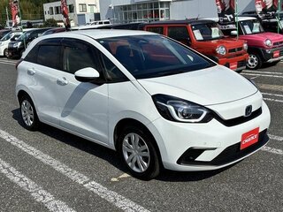 2023 Honda Fit IV Рестайлинг, белый, 950000 рублей, вид 3