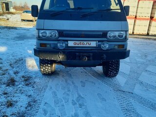1991 Mitsubishi Delica III, серый, 850000 рублей, вид 3