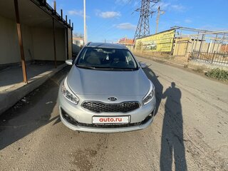 2017 Kia Ceed II Рестайлинг, серый, 1400000 рублей, вид 3