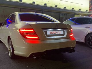 2012 Mercedes-Benz C-Класс 200 III (W204) Рестайлинг, белый, 1650000 рублей, вид 3