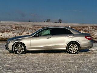 2009 Mercedes-Benz E-Класс 300 IV (W212, S212, C207), серебристый, 1420000 рублей, вид 5