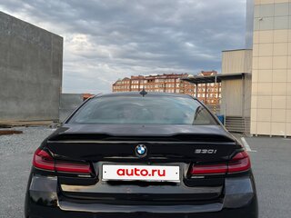 2020 BMW 5 серии 530i VII (G30/G31/G38) Рестайлинг, чёрный, 4100000 рублей, вид 5