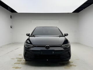 2023 Volkswagen Golf VIII, чёрный, 1910000 рублей, вид 2