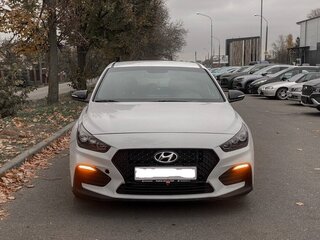 2020 Hyundai i30 N Line III Рестайлинг, белый, 1750000 рублей, вид 3