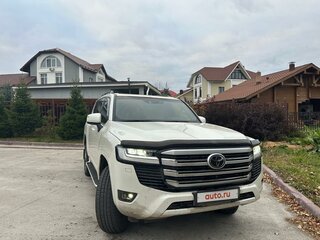 2022 Toyota Land Cruiser 300 Series, белый, 11500000 рублей, вид 1