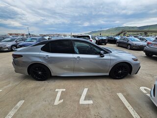 2022 Toyota Camry US Market VIII (XV70) Рестайлинг, серый, 2500000 рублей, вид 2