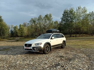 2013 Volvo XC70 II Рестайлинг, белый, 1760000 рублей, вид 1