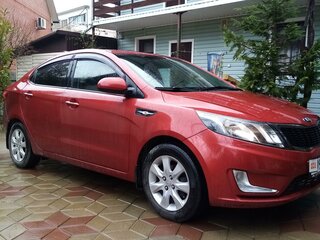 2014 Kia Rio 6-speed III, красный, 950000 рублей, вид 2