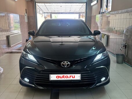 2023 Toyota Camry VIII (XV70) Рестайлинг, чёрный, 3690000 рублей, вид 2