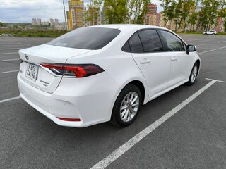 2021 Toyota Corolla XII (E210), белый, 1820000 рублей, вид 4