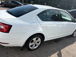2019 Skoda Octavia III (A7) Рестайлинг, белый, 2000000 рублей, вид 4