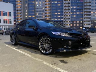 2020 Toyota Camry VIII (XV70), чёрный, 3950000 рублей, вид 2