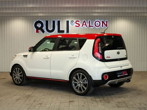 2016 Kia Soul II Рестайлинг, белый, 1560000 рублей - вид 9