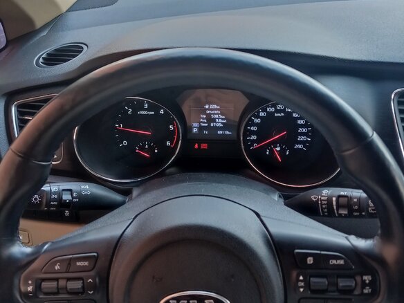2018 Kia Carnival III, белый, 2350000 рублей - вид 3