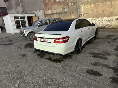 2011 Mercedes-Benz E-Класс 300 IV (W212, S212, C207), белый, 1300000 рублей, вид 4