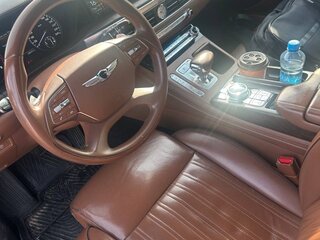 2020 Genesis G90 I Рестайлинг, чёрный, 2700000 рублей, вид 4