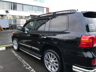 2013 Toyota Land Cruiser 200 Series Рестайлинг 1, чёрный, 3400000 рублей, вид 3