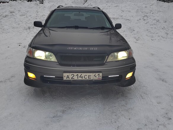 2001 Toyota Mark II Qualis VIII (X100), чёрный, 850000 рублей - вид 1