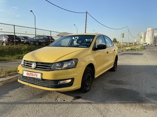 2017 Volkswagen Polo V Рестайлинг, жёлтый, 580000 рублей, вид 1