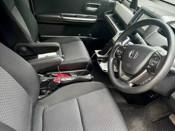 2017 Honda Freed+ II, синий, 1550000 рублей - вид 15