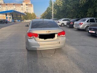 2013 Chevrolet Cruze I Рестайлинг, серебристый, 900000 рублей, вид 5
