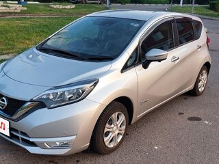 2018 Nissan Note e-Power II Рестайлинг, серебристый, 1250000 рублей, вид 3